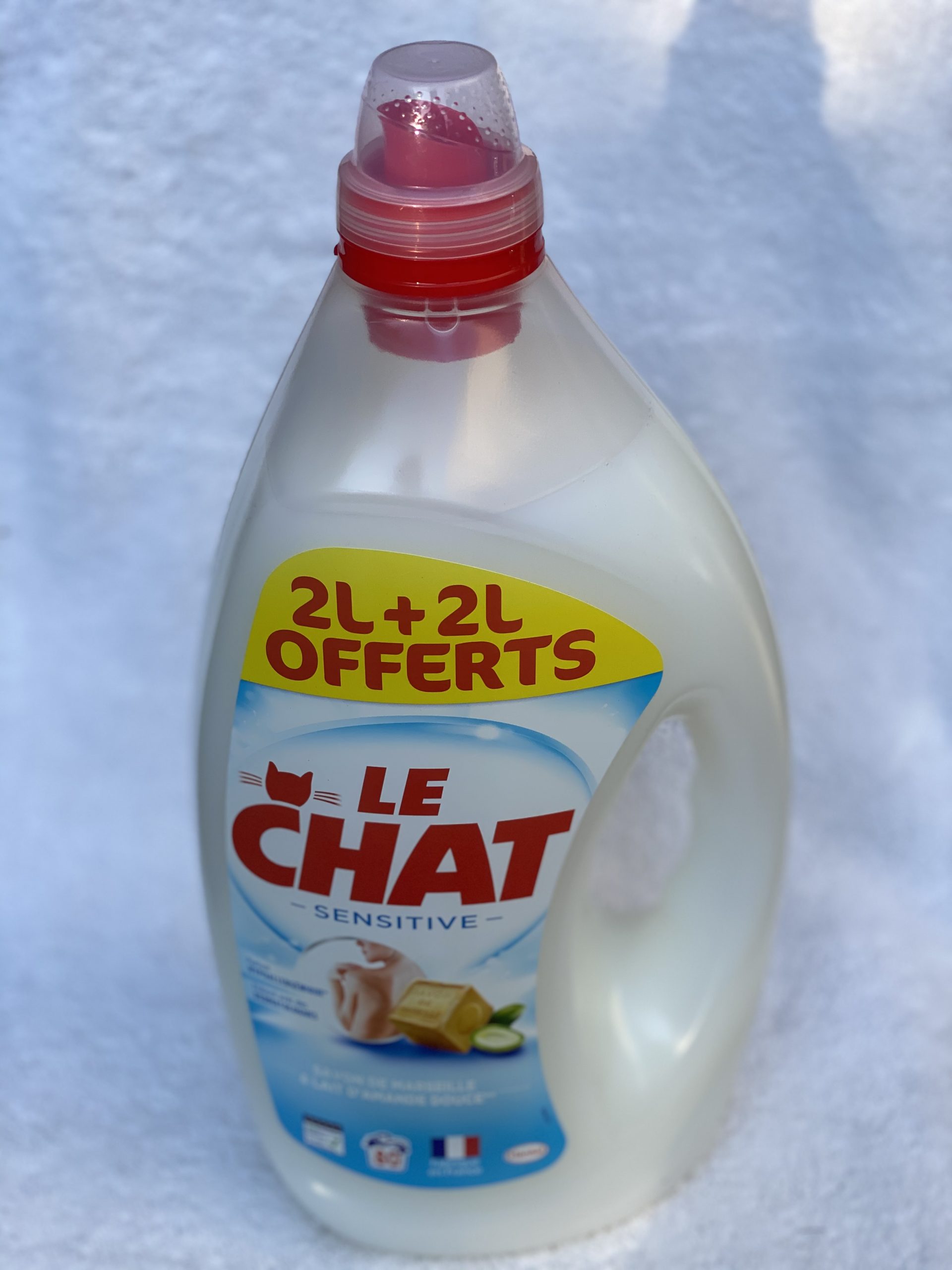 Lessive Liquide Douceur De Rose Peaux Sensibles Sensitive LE CHAT : les 2  bidons de 2,2L à Prix Carrefour